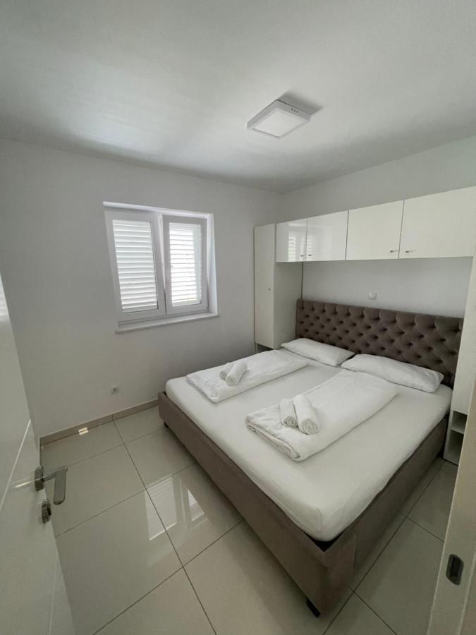 Villa San Antonio-Exclusive Apartments Baška Exteriör bild